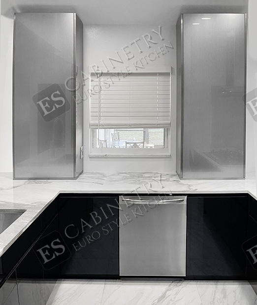 Black High Gloss and stainless steel upper cabinets with push-to-open system